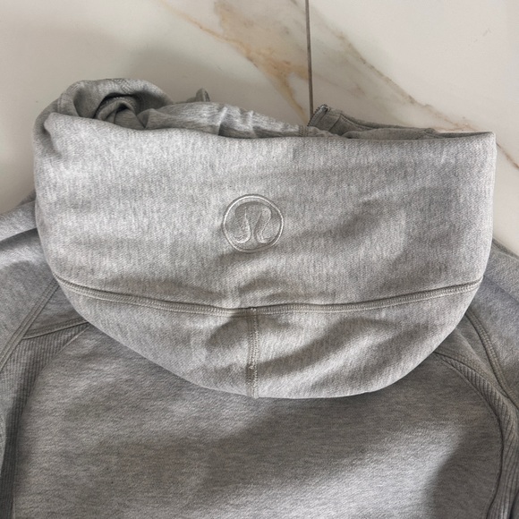 Lululemon Grey Scuba - Picture 5 of 5